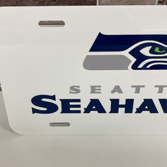 Seattle Seahawks License Plate With Cup Holder Inserts - Picture 3 of 6